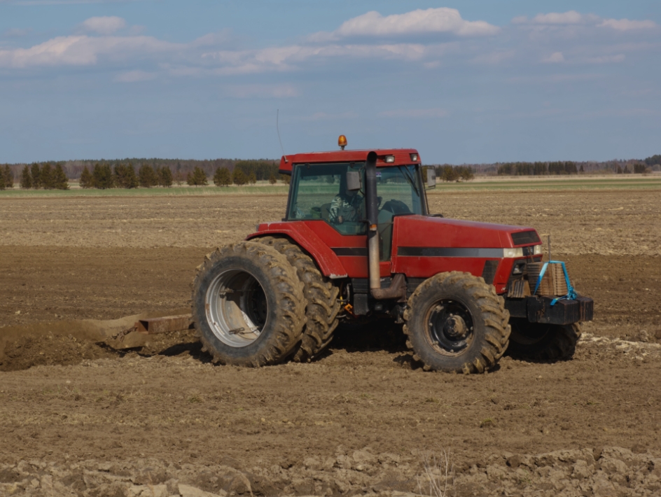 Case IH 5140 tractor